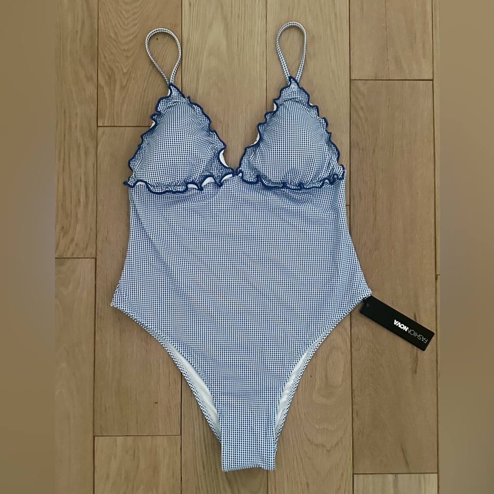 One piece swimsuit bathing suit